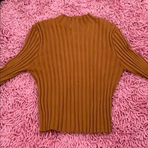 mustard color tshirt